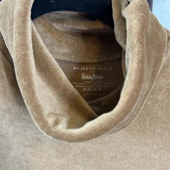 Majestic Paris for Neiman Marcus Velour Sleeveless Turtleneck Tee - Picture 4 of 5